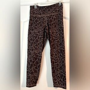Gap Active leopard leggings size large